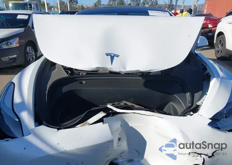 2021 Tesla Model 3 Long Range Dual Motor All-Wheel Drive z USA, uszkodzony, nr VIN 5YJ3E1EB1MF079586